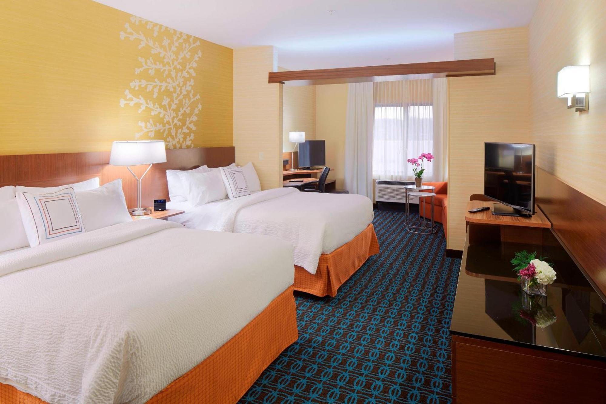 Fairfield Inn & Suites By Marriott Springfield Northampton/Amherst Екстериор снимка