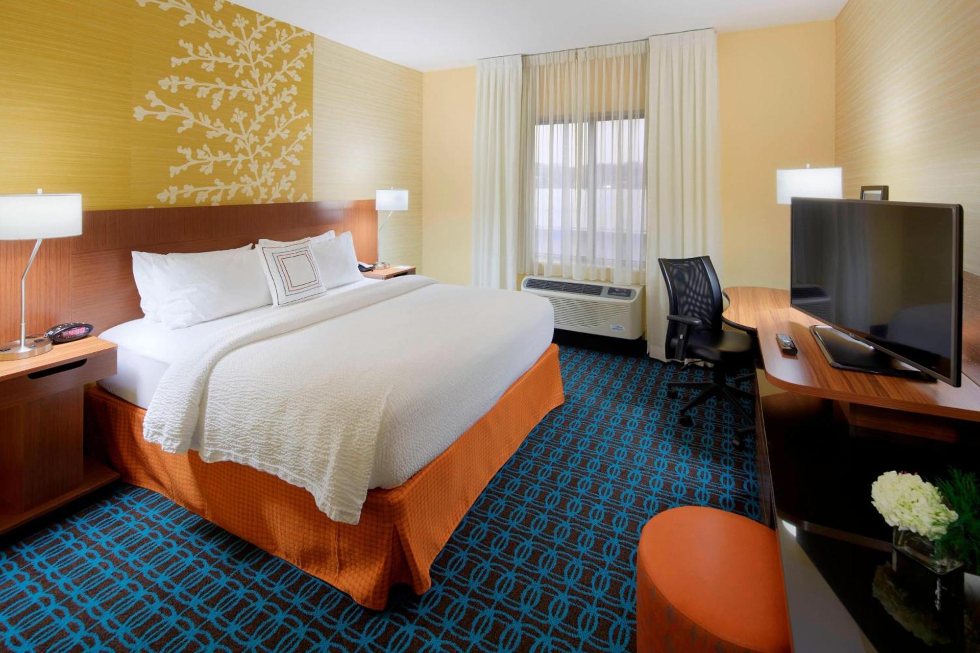 Fairfield Inn & Suites By Marriott Springfield Northampton/Amherst Екстериор снимка