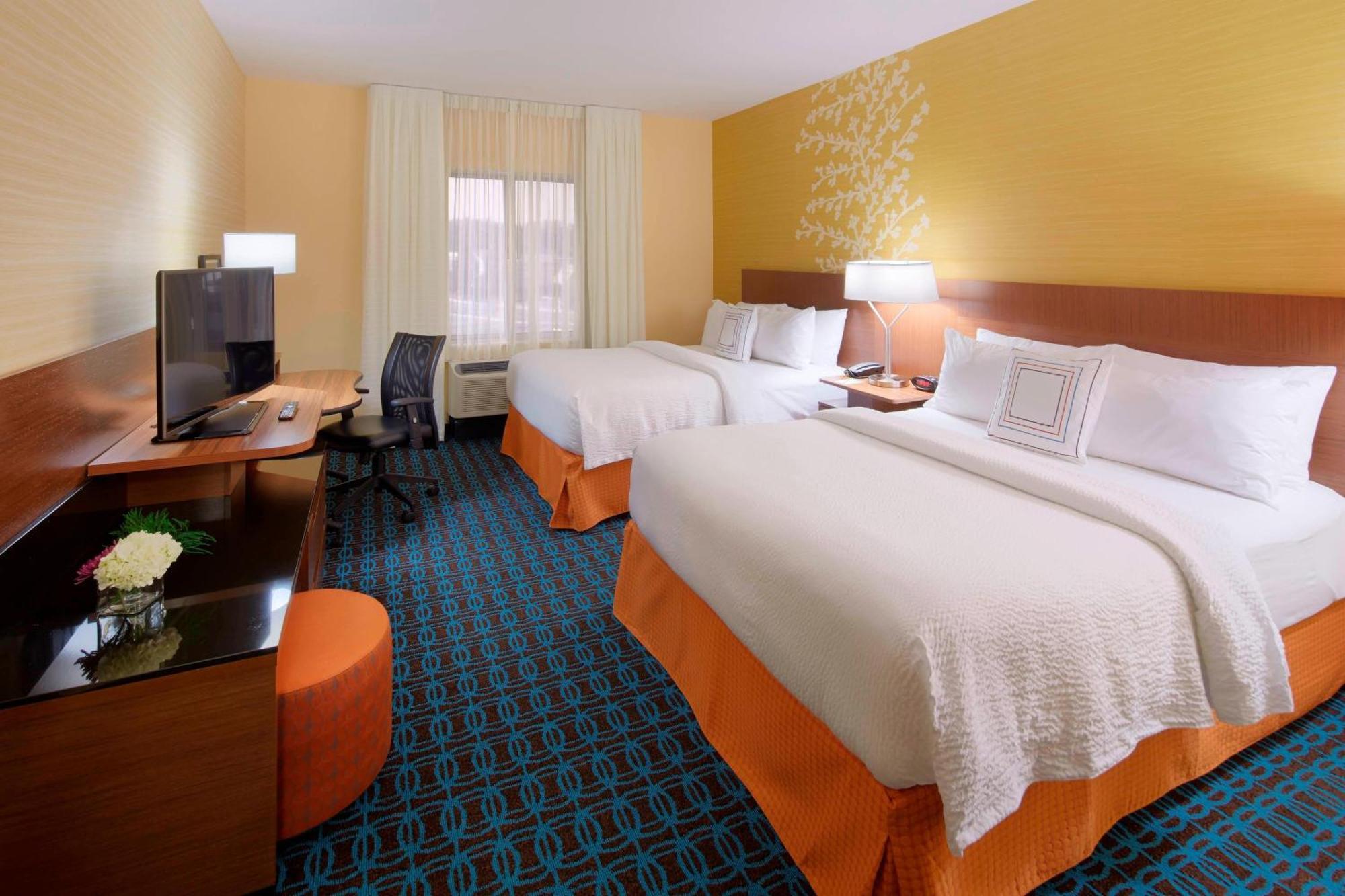 Fairfield Inn & Suites By Marriott Springfield Northampton/Amherst Екстериор снимка
