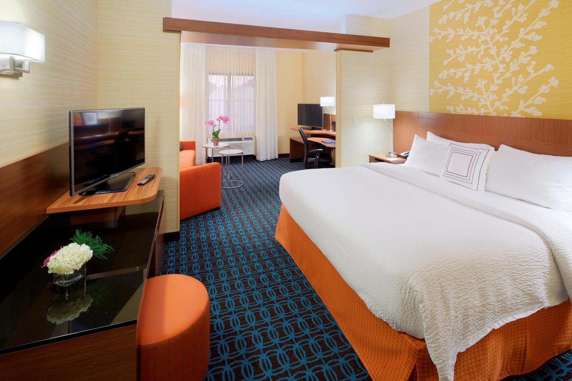 Fairfield Inn & Suites By Marriott Springfield Northampton/Amherst Екстериор снимка