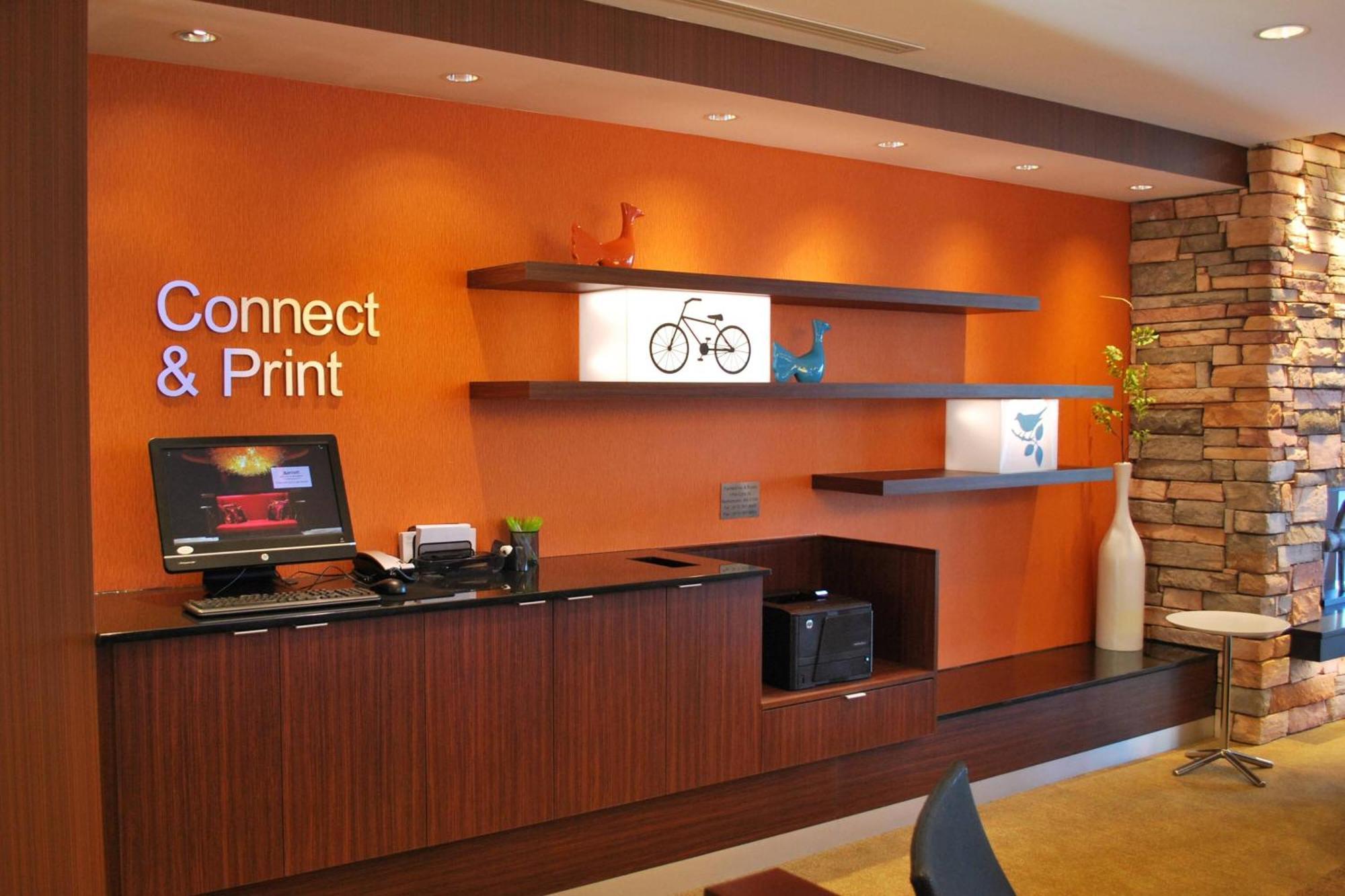 Fairfield Inn & Suites By Marriott Springfield Northampton/Amherst Екстериор снимка