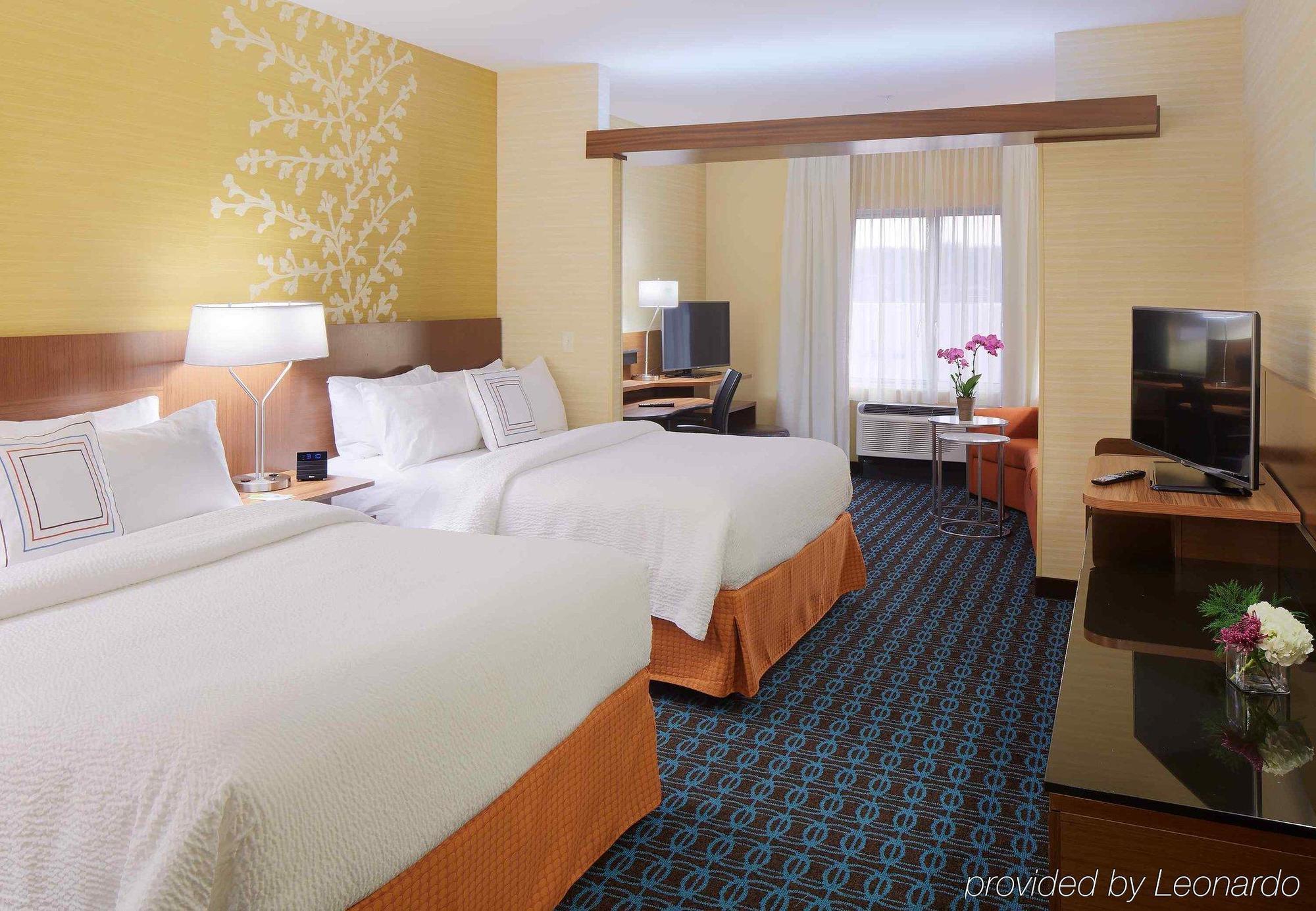 Fairfield Inn & Suites By Marriott Springfield Northampton/Amherst Екстериор снимка