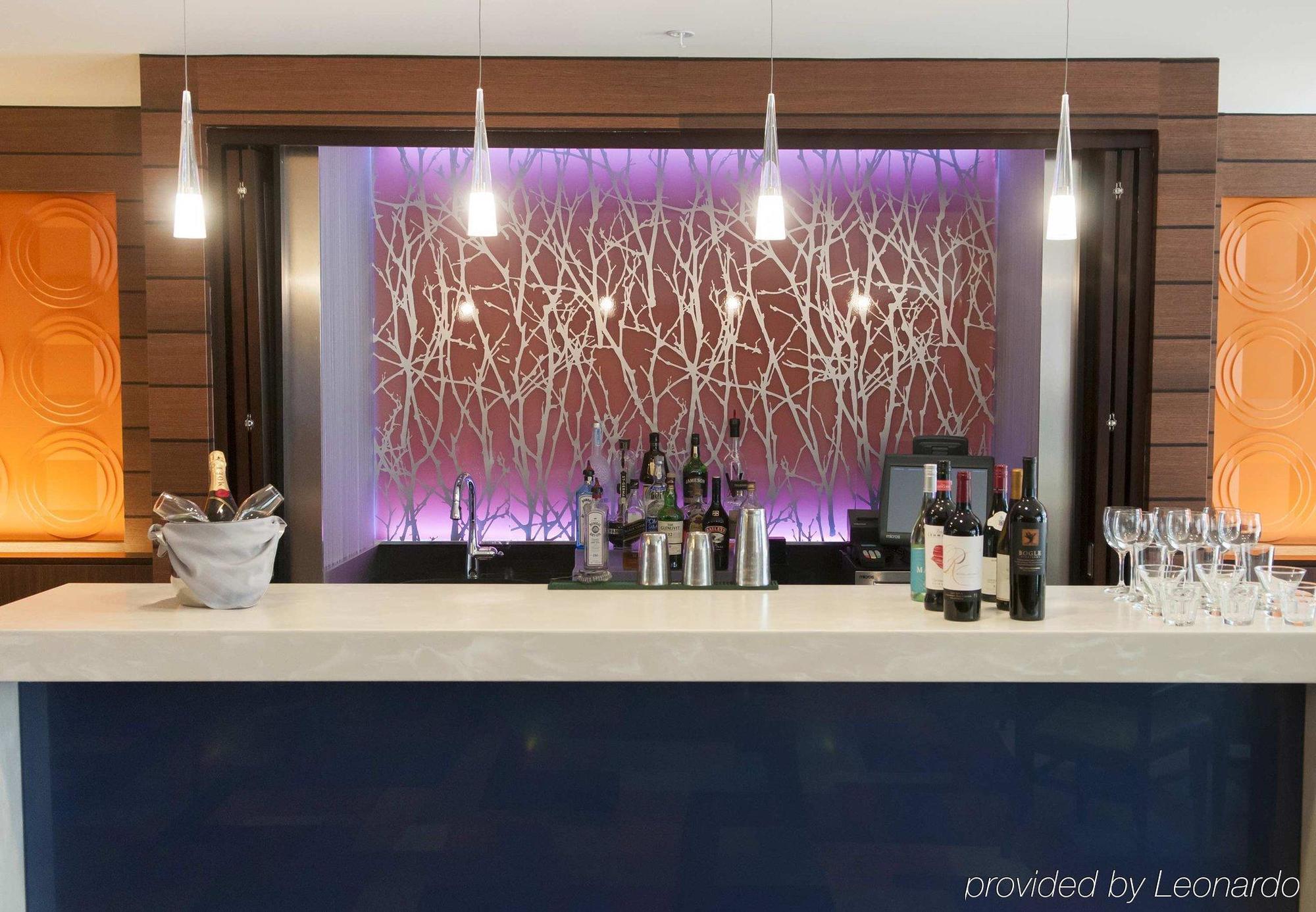 Fairfield Inn & Suites By Marriott Springfield Northampton/Amherst Екстериор снимка